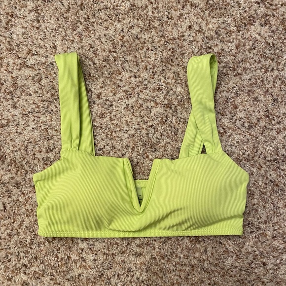 NWT Lulu’s V Bikini Top - Picture 5 of 6